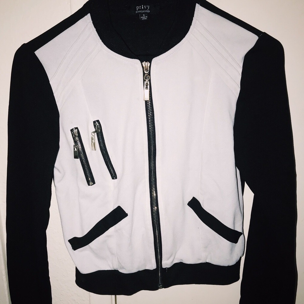 🌞Black and white crop jacket 🌞